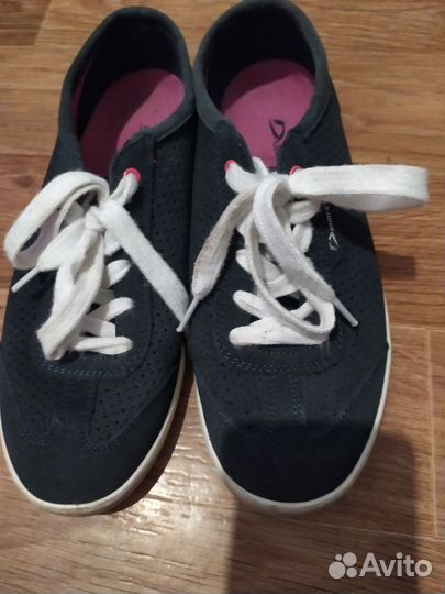 Кроссовки женские 39