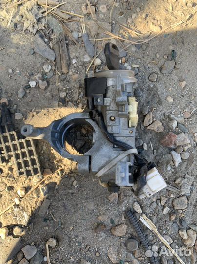 Замок зажигания Mitsubishi Colt