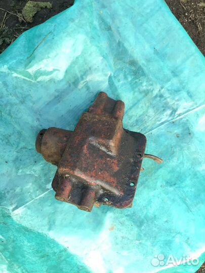 Газ-69,21 Крышка коробки передач