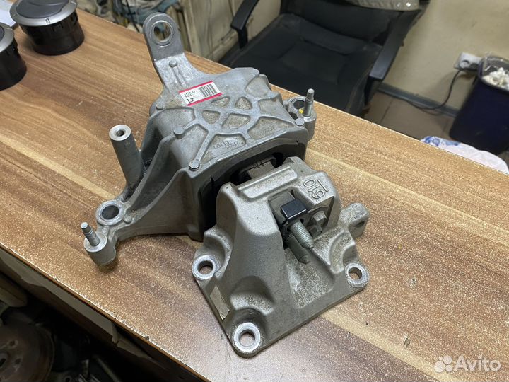 Опора двигателя левая Kia K5