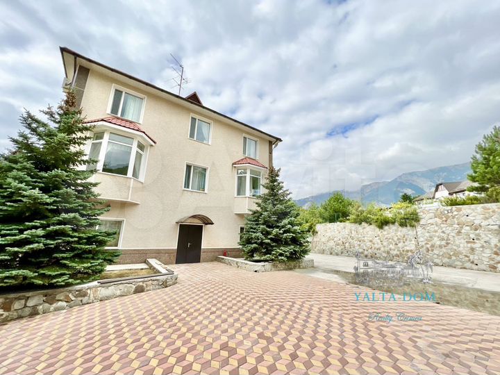 Дом 286 м² на участке 6 сот.