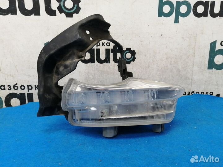 Ходовой огонь правый 81430-0E010 Toyota Highlander