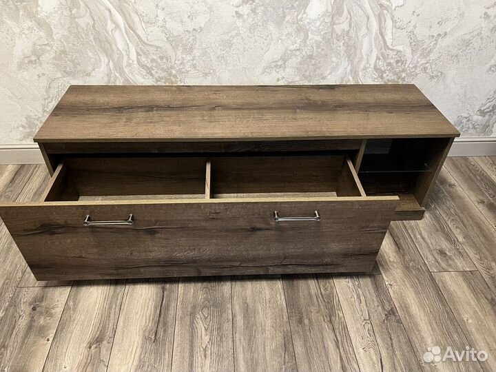 Тумба под телевизор в стиле лофт