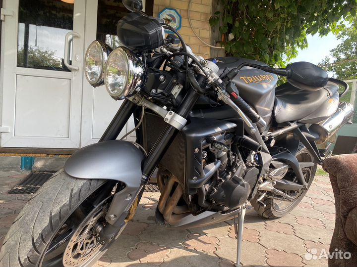 Продам Triumph street triple R 675