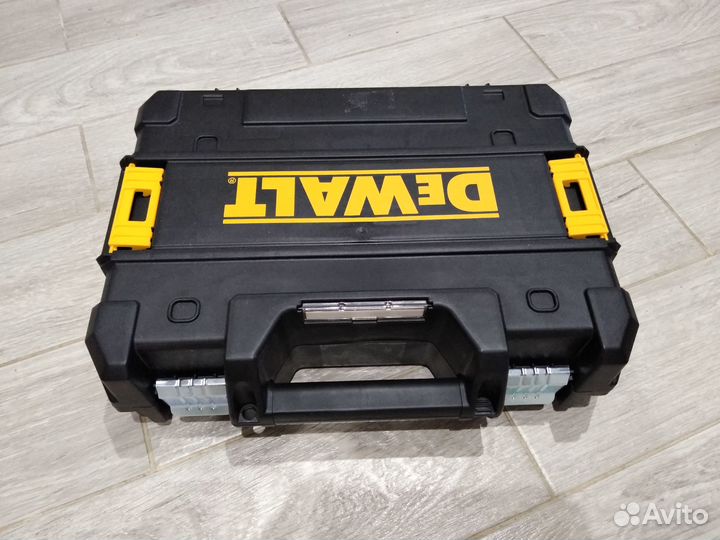 Кейс для инструмента dewalt