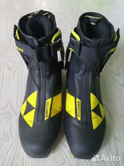 Лыжные ботинки коньковые fisher