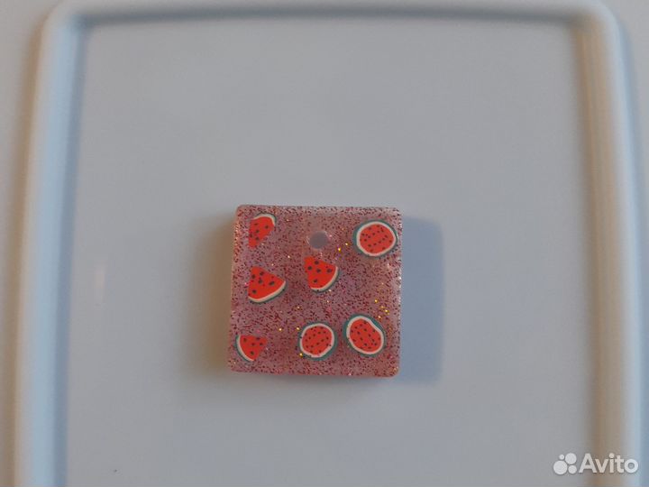 Изделия из смолы, это примеры