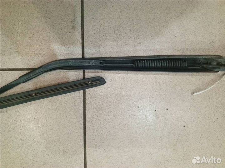 Поводок стеклоочистителя передний правый Hyundai