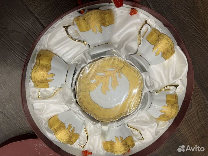 Набор фарфоровой посуды