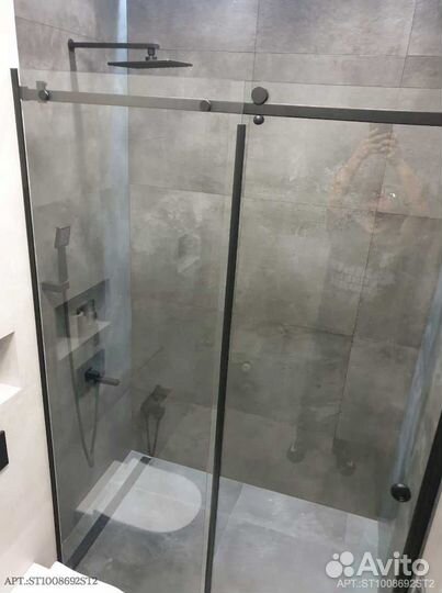 Стеклянные душевые перегородки