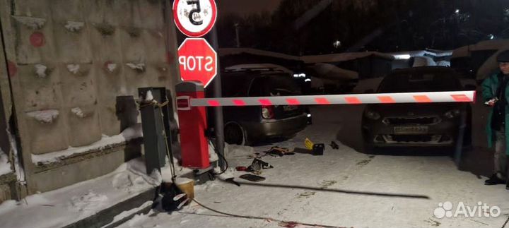 Автоматический шлагбаум