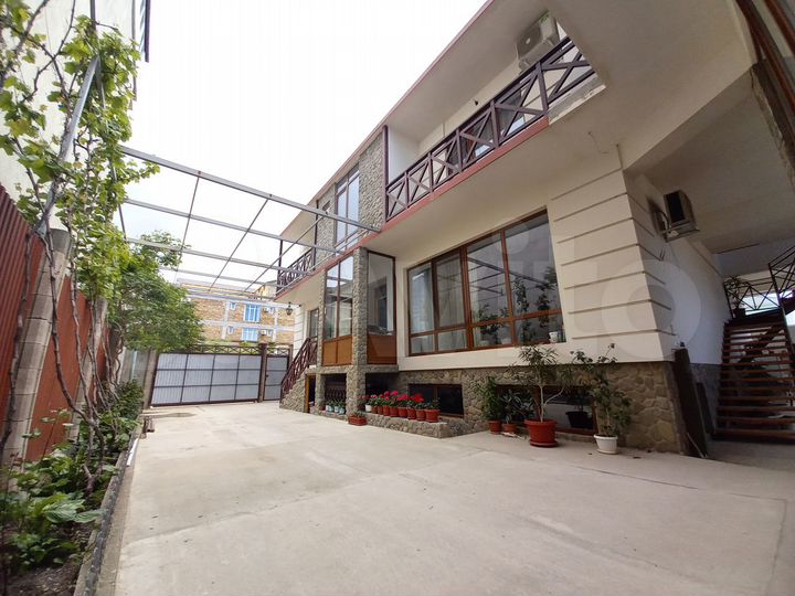 Комната 20 м² в 5-к., 2/2 эт.