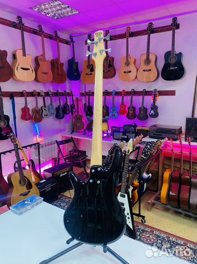 Бас гитара Ibanez (Индонезия)