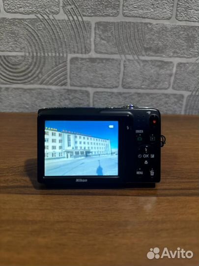 Цифровой фотоаппарат Nikon