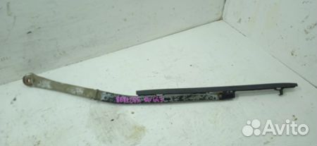 Поводок стеклоочистителя передний