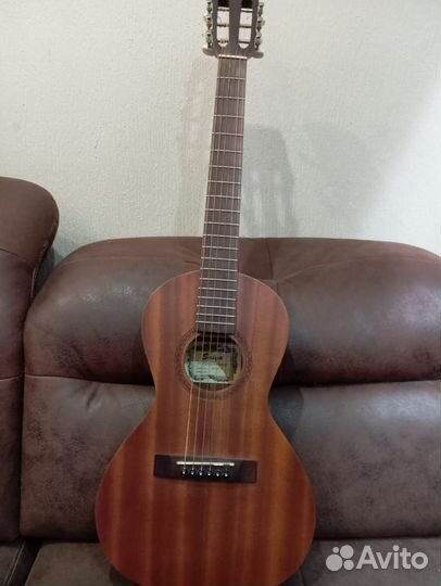 Акустическая гитара