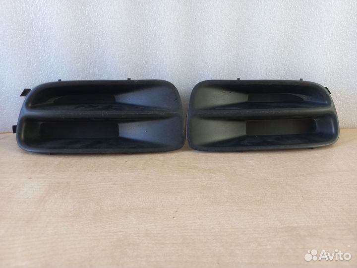 Заглушка бампера Nissan Serena