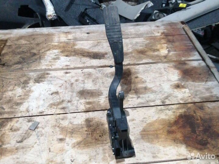 Педаль газа Opel Antara