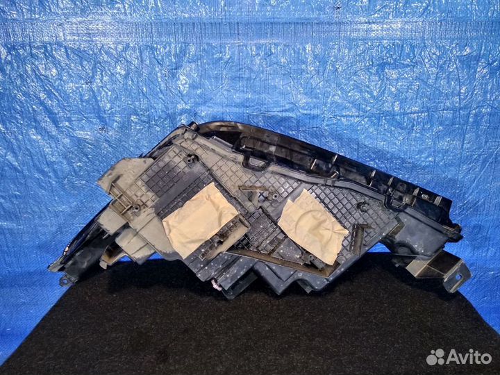 Фара правая Lexus LX