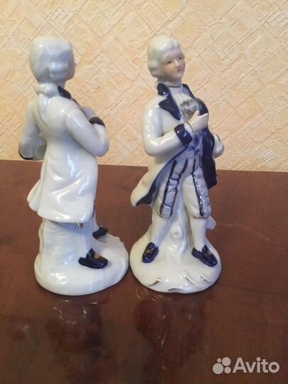 Фарфоровые европейские статуэтки 