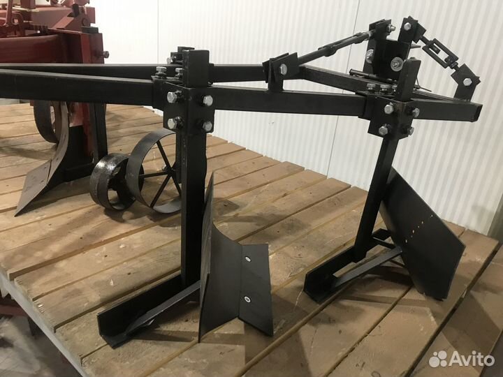 Плуг двухкорпусный для минитрактора