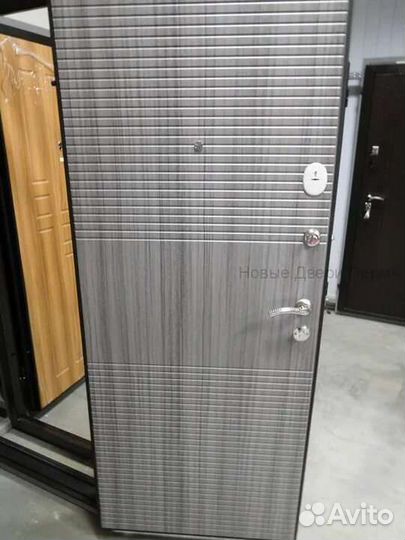 Дверь входная металлическая новая