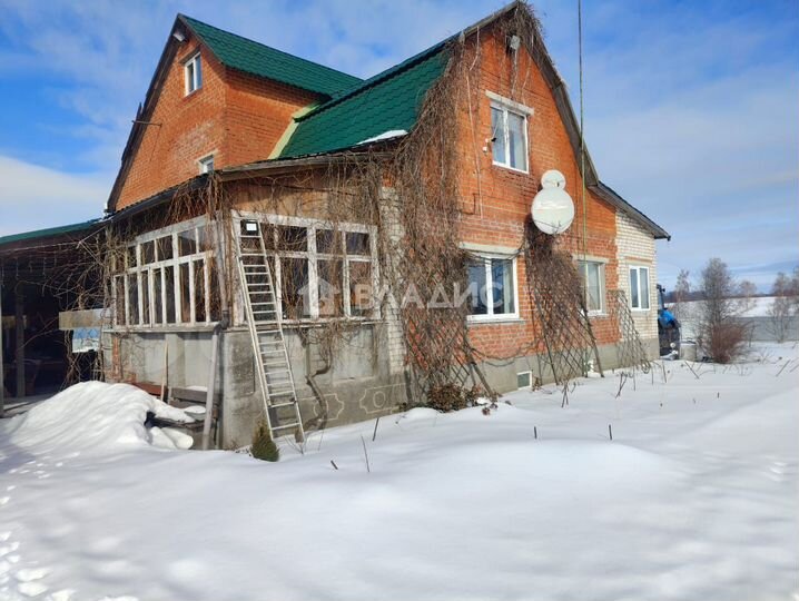 Дом 310,7 м² на участке 11,99 га