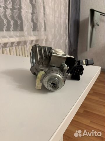 Замок зажигания Toyota corolla