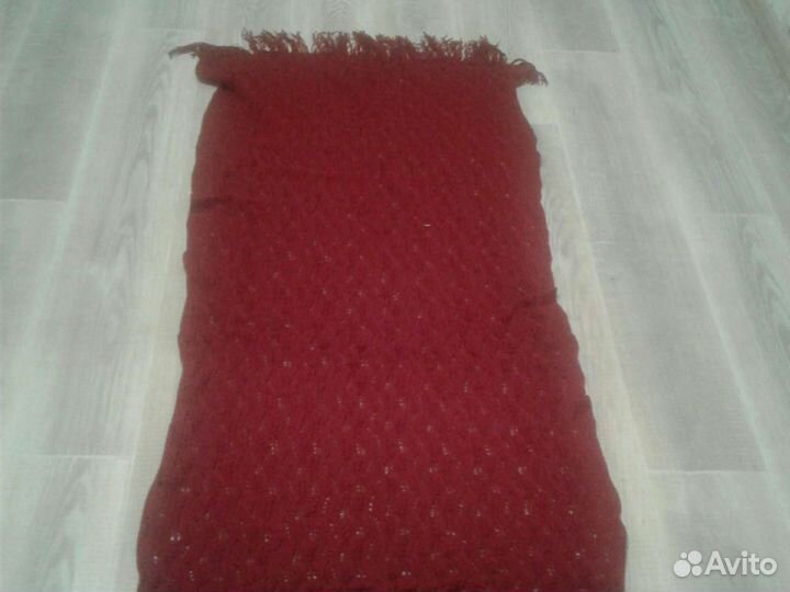 Палантин, цвет вишня. 1.40 *0,60 см. ручной работы