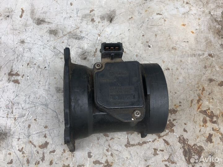 Расходомер воздуха AUDi A6 c5 ауди а6 с5 2.4