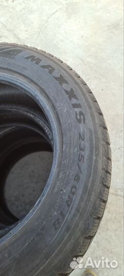 Maxxis Premitra Ice 5 SUV / SP5 235/60 R18