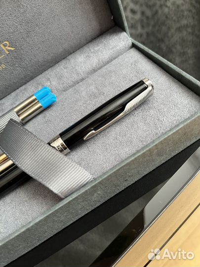 Шариковая ручка parker