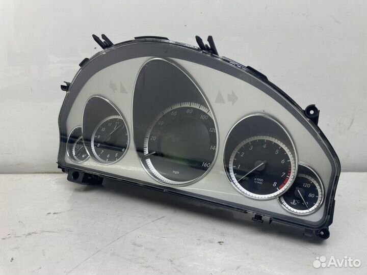 Щиток приборов Mercedes-Benz E W212 5.5 2010