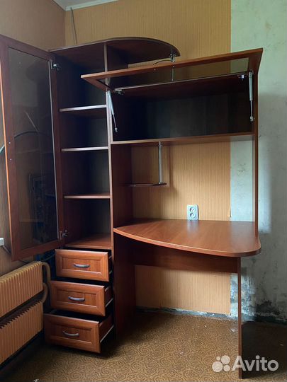 Шкаф со столом для компьютера