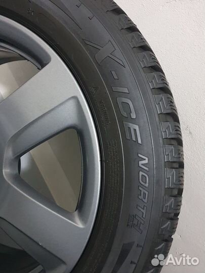 Michelin X-Ice North 4 225/55 R17