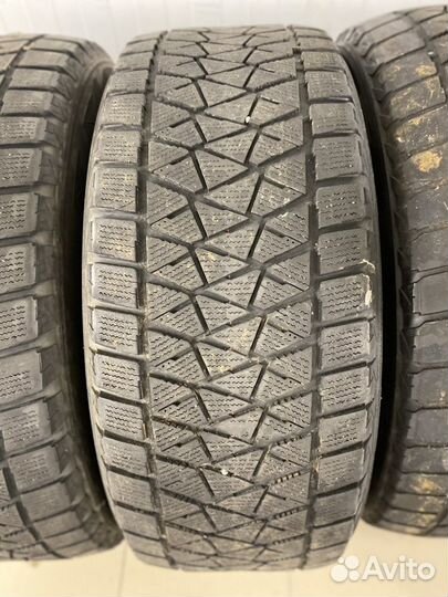 Bridgestone Blizzak DM-V2 275/60 R18