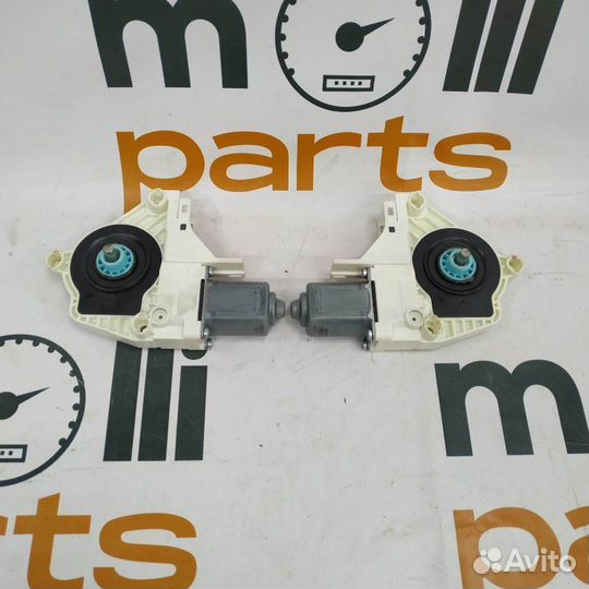 Моторчик стеклоподьемника задний Audi Q3 8U 2013