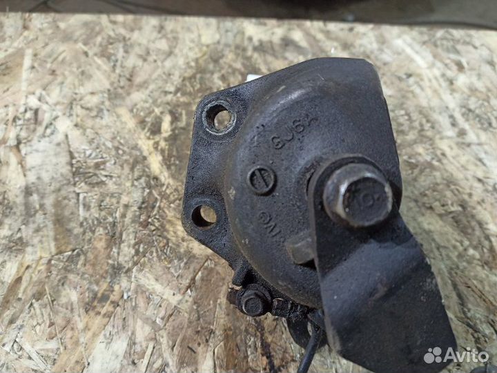 Подушка опора двигателя Mazda 6 GG седан LF 2.0