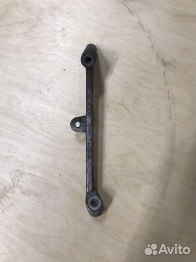 Кронштейн впускного коллектора Octavia A7