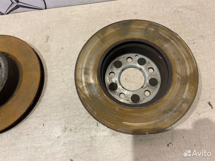 Диск тормозной передний Mercedes C180 C204 271.820