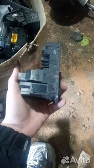 Блок кнопок Mitsubishi Carisma