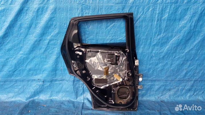 Дверь задняя левая Nissan Juke