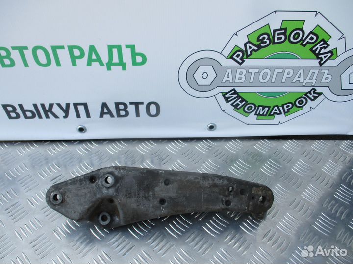 Кронштейн двигателя Volkswagen Transporter T3