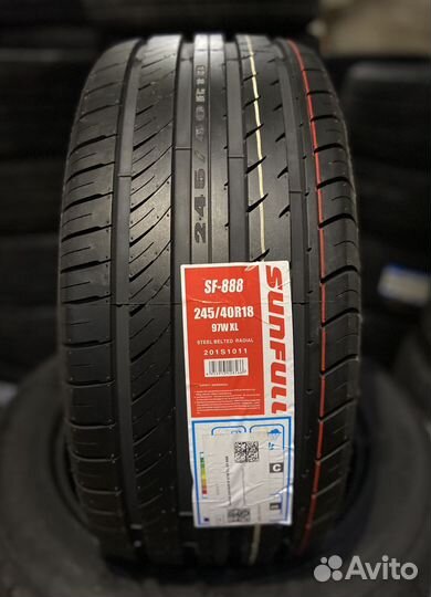 Sunfull SF-888 245/40 R18 97W