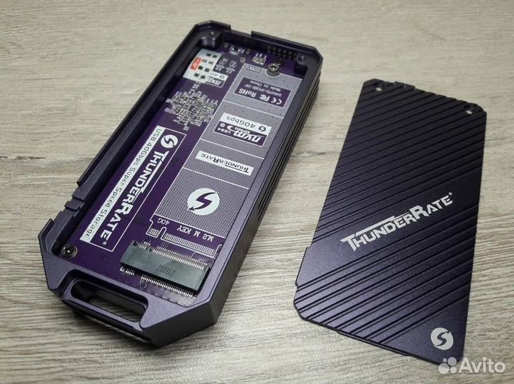 Внешний корпус/бокс для SSD M.2 NVMe Jeyi 40 Gbps