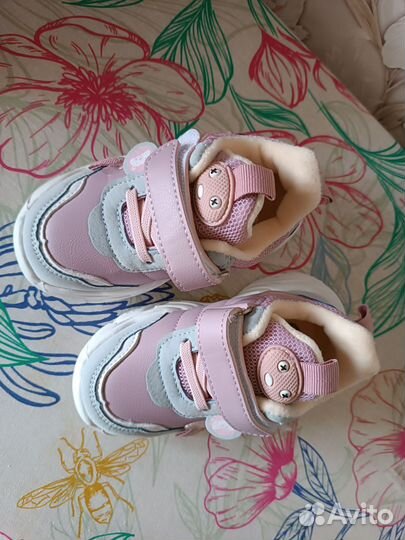 Кроссовки для девочки 25 размер новые