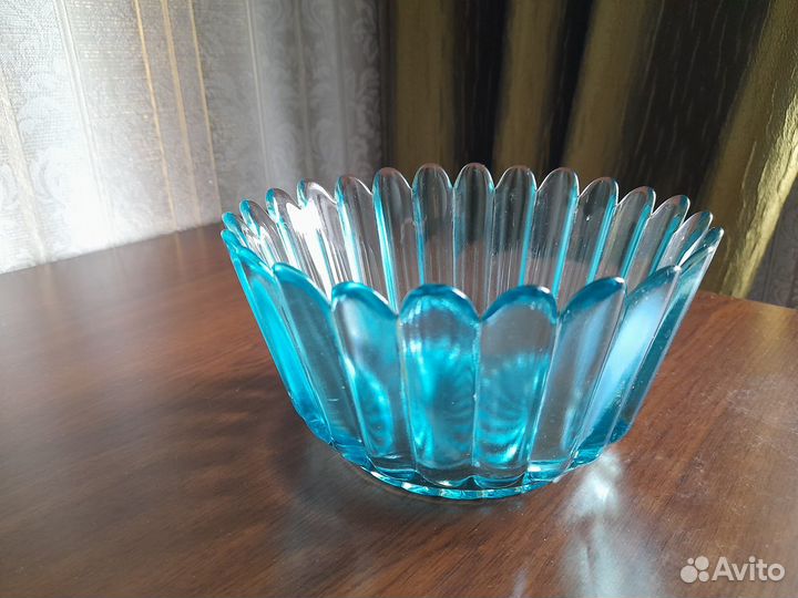 Салатники, конфетницы из цветного стекла СССР