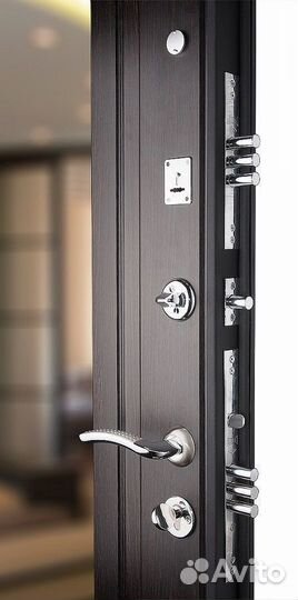 Входная дверь с зеркалом Броня Престиж (венге)