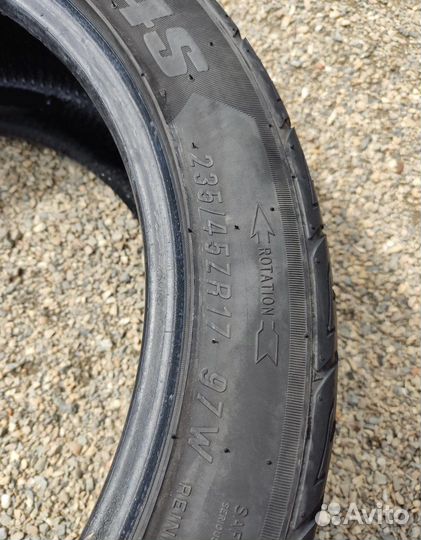 Pirelli Cinturato P7 235/45 R17