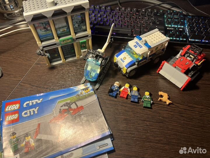 Lego city 60140 Ограбление на бульдозере